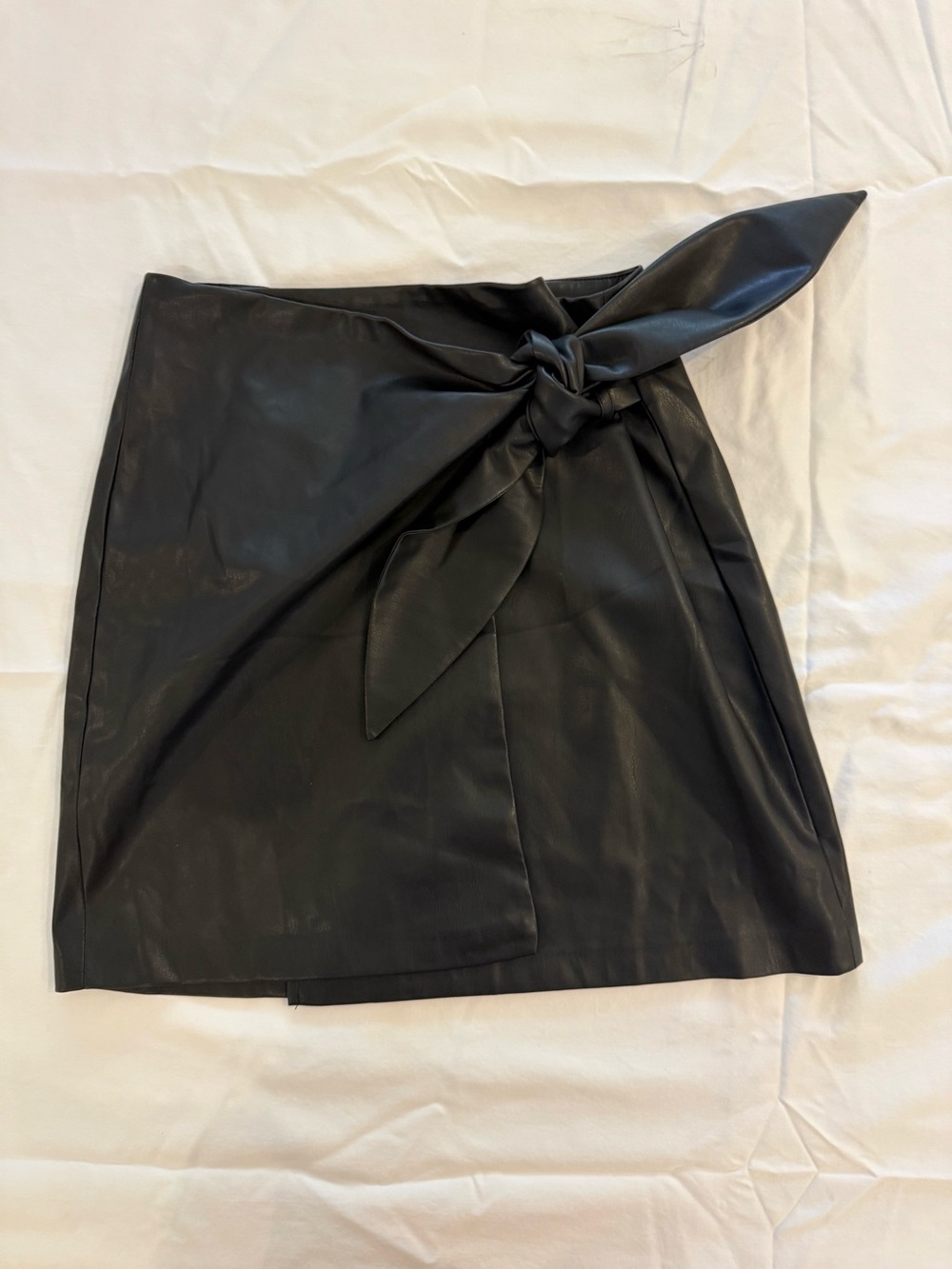 black faux-leather tie-front wrap mini skirt from Italy 🇮🇹